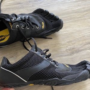Vibram 5 Fingers Barefoot runners